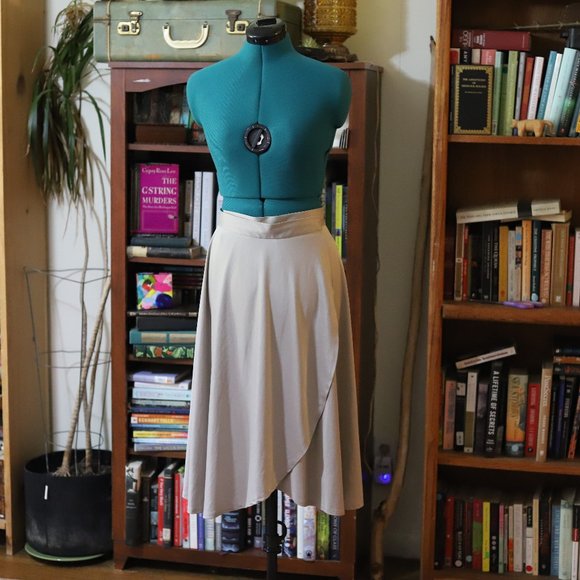 Vintage | neautral wrap skirt - Picture 5 of 10